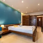 Hotel Arkada 3*