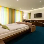 Hotel Arkada 3*