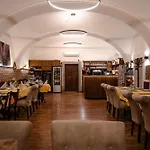 Hotel Arkada 3*