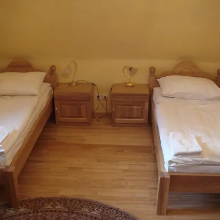Hotel Arkada 3*