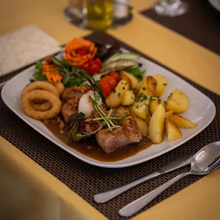 Otel Arkada 3*