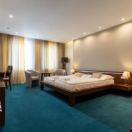 Arkada Hotel 3*